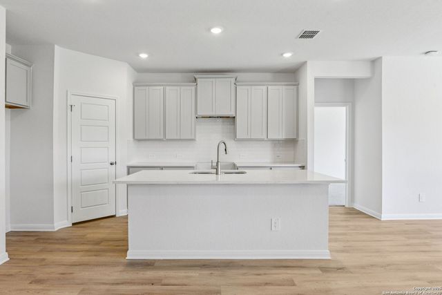 831 Shatterhand Blvd, San Antonio, TX 78260