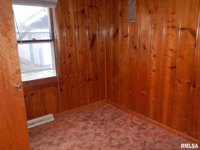 814 4TH Street, Colona, IL 61241