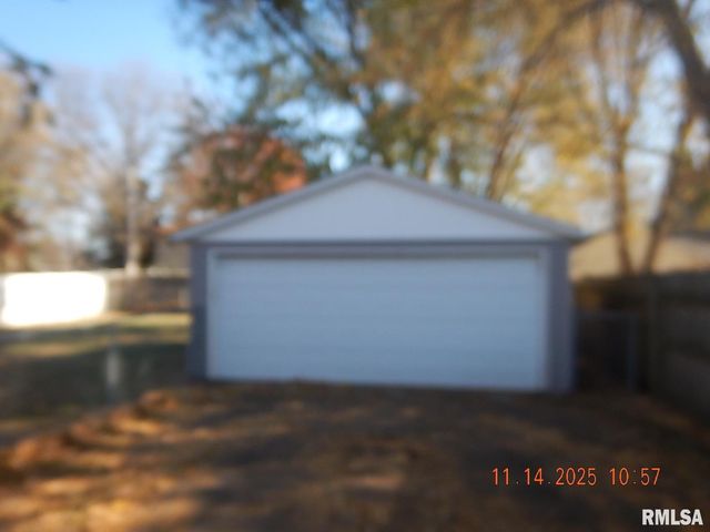 814 4TH Street, Colona, IL 61241