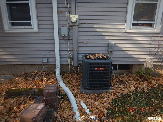 814 4TH Street, Colona, IL 61241