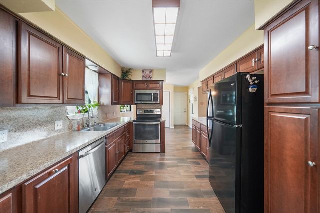 15542 Edenvale Street, Friendswood, TX 77546