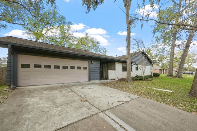15542 Edenvale Street, Friendswood, TX 77546