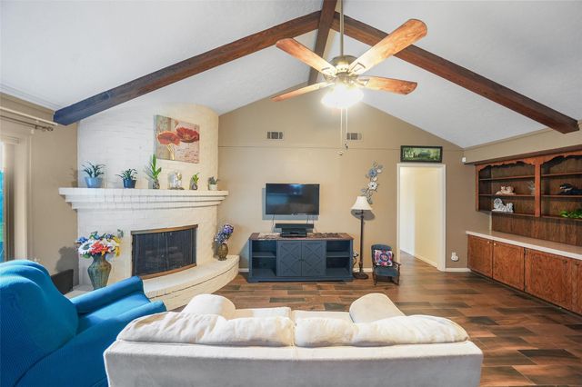 15542 Edenvale Street, Friendswood, TX 77546