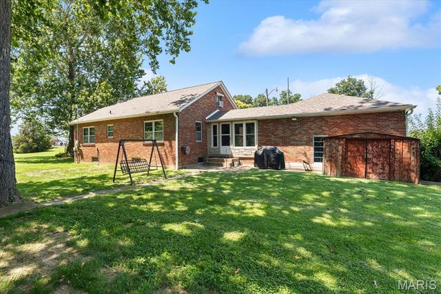 938 E Washington Street, Millstadt, IL 62260