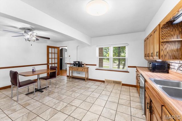 938 E Washington Street, Millstadt, IL 62260