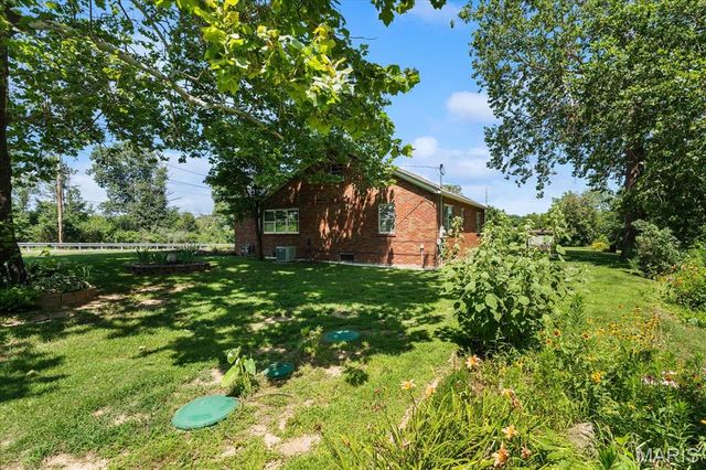 938 E Washington Street, Millstadt, IL 62260