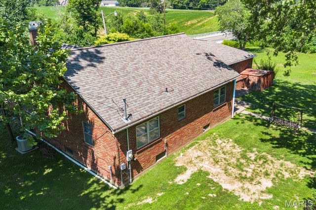 938 E Washington Street, Millstadt, IL 62260
