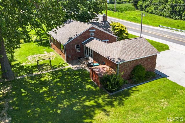 938 E Washington Street, Millstadt, IL 62260