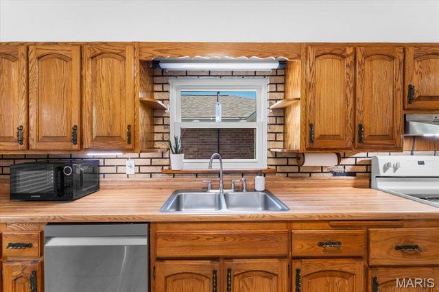 938 E Washington Street, Millstadt, IL 62260