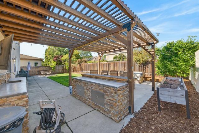 1820 Donner Rd, West Sacramento, CA 95691