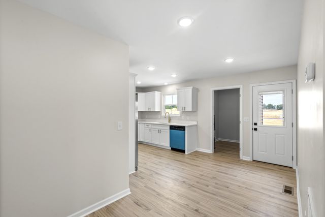 955 Wilkie St N, Mc Ewen, TN 37101