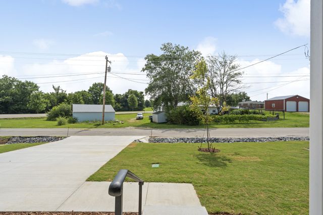 955 Wilkie St N, Mc Ewen, TN 37101