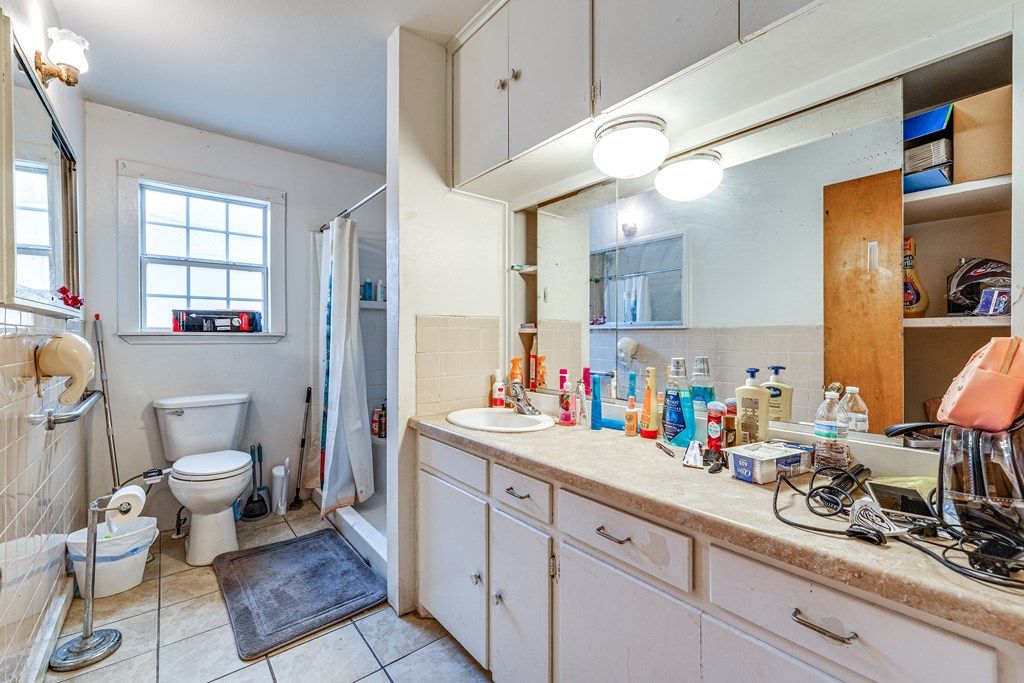 Image 10 of property listing at 2707 Beauregard Ave, San Angelo, TX 76901