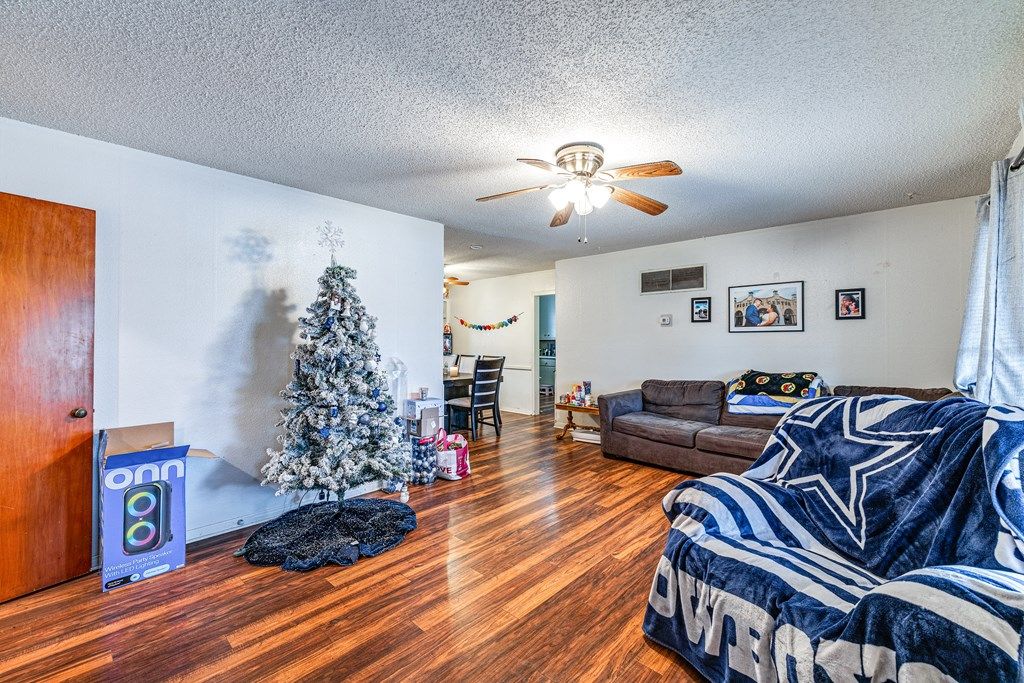 Image 3 of property listing at 2707 Beauregard Ave, San Angelo, TX 76901