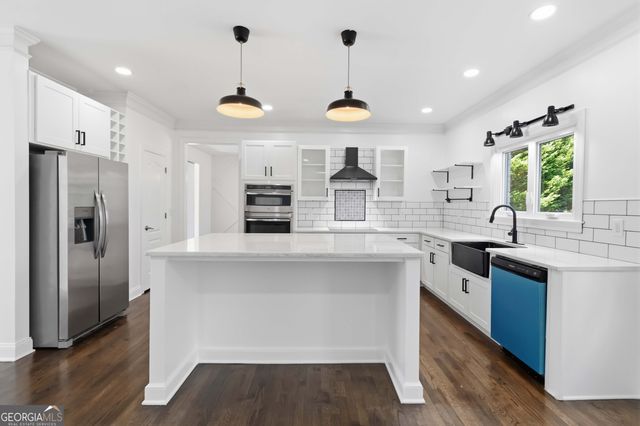 398 Dunleven Manor Walk, Lawrenceville, GA 30043
