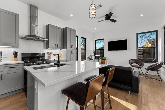 910 Tillery ST A & B, Austin, TX 78702