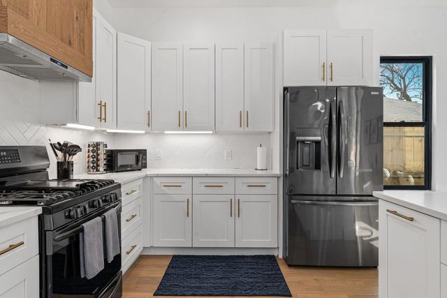 910 Tillery ST A & B, Austin, TX 78702
