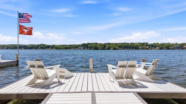 5831 S Hacker DRIVE, West Bend, WI 53095