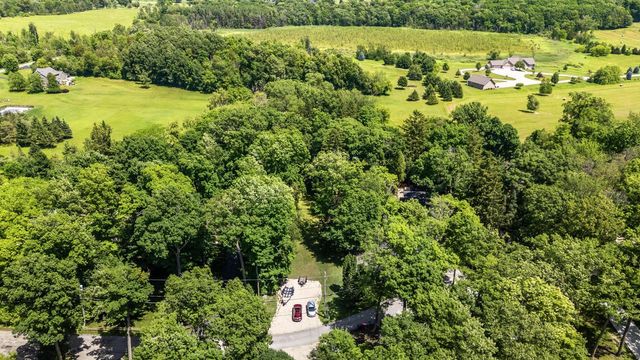 5831 S Hacker DRIVE, West Bend, WI 53095
