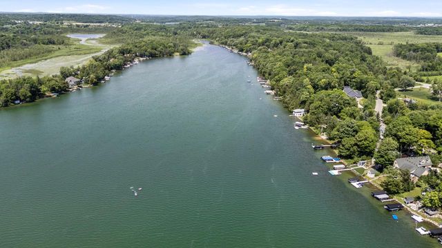 5831 S Hacker DRIVE, West Bend, WI 53095