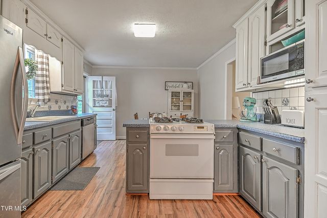 131 Circle Drive, Surgoinsville, TN 37873
