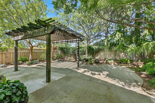 2272 Winding Way, Lincoln, CA 95648