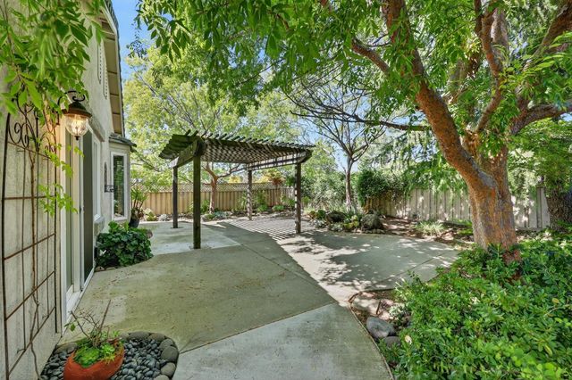 2272 Winding Way, Lincoln, CA 95648