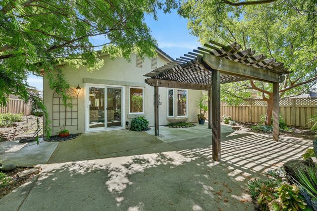 2272 Winding Way, Lincoln, CA 95648