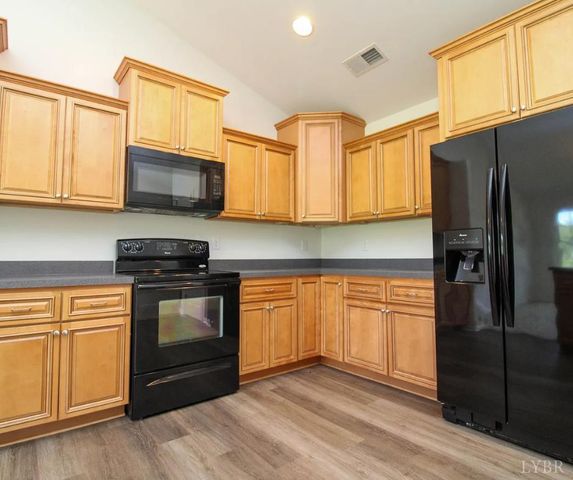 5931 Five Forks Rd, Pamplin, VA 23958