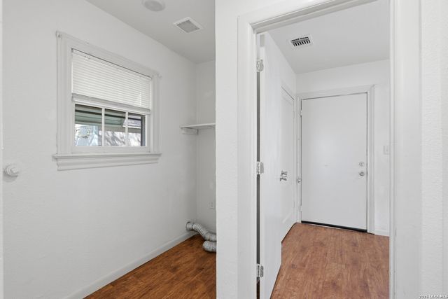 1235 Sims, San Antonio, TX 78225