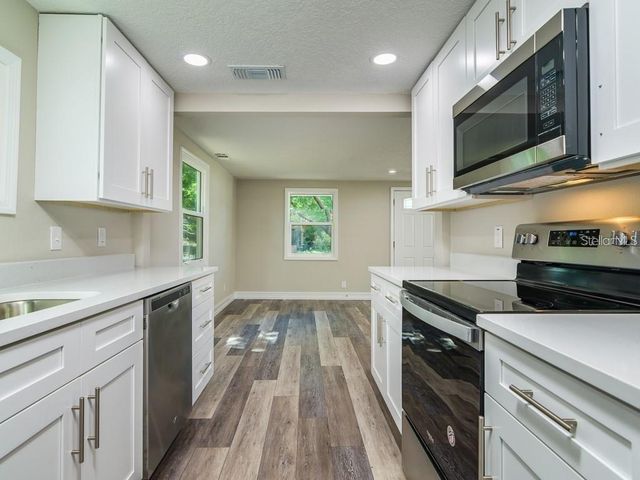 7225 33RD STREET N, St Petersburg, FL 33702
