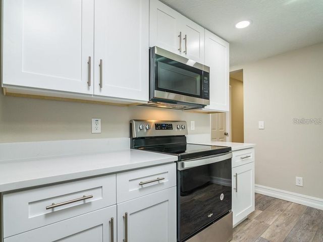 7225 33RD STREET N, St Petersburg, FL 33702