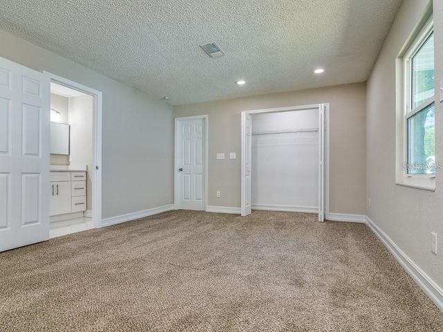 7225 33RD STREET N, St Petersburg, FL 33702