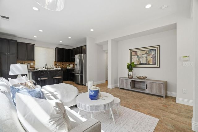 3286 Chateau Du Lac, San Jose, CA 95148