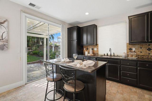 3286 Chateau Du Lac, San Jose, CA 95148