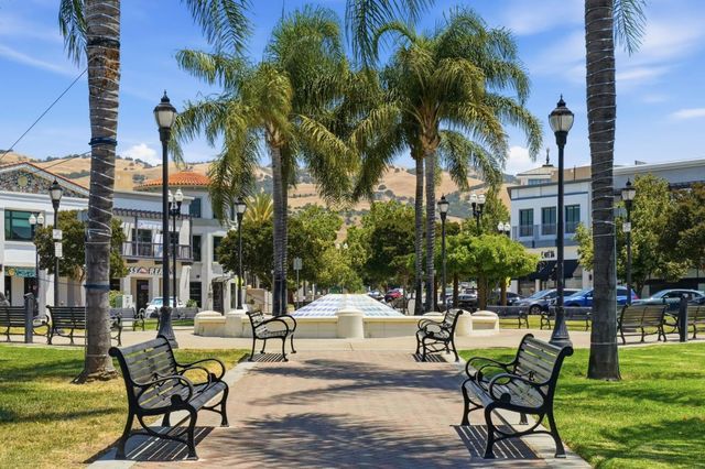 3286 Chateau Du Lac, San Jose, CA 95148