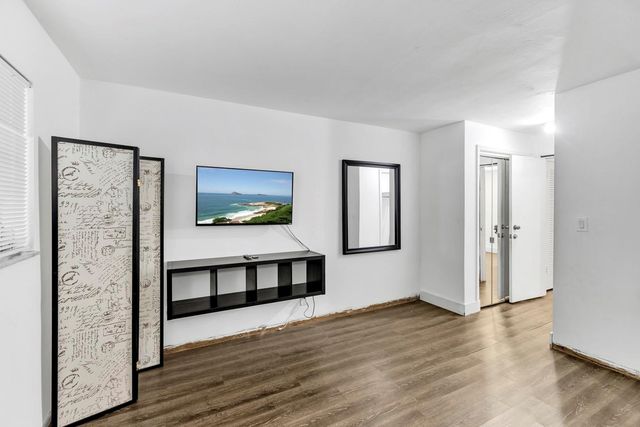 4770 NW 10th Ct 106, Plantation, FL 33313