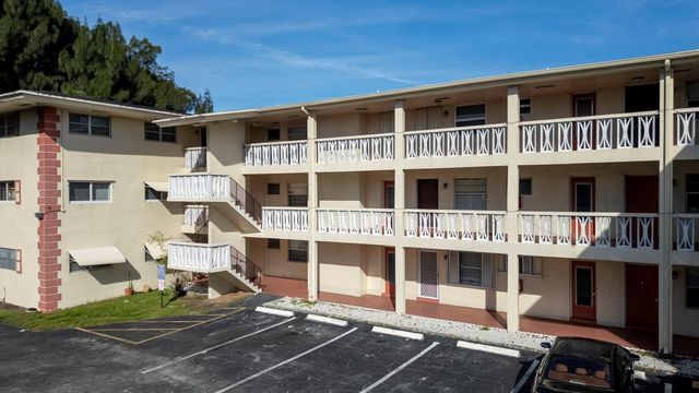 4770 NW 10th Ct 106, Plantation, FL 33313