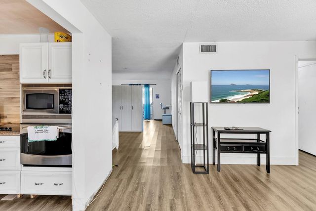 4770 NW 10th Ct 106, Plantation, FL 33313