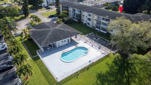 4770 NW 10th Ct 106, Plantation, FL 33313