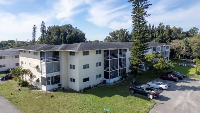 4770 NW 10th Ct 106, Plantation, FL 33313