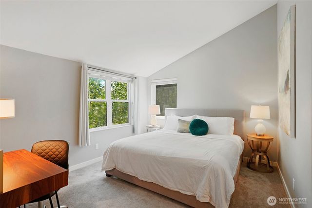 9423 Roosevelt Way NE, Seattle, WA 98115