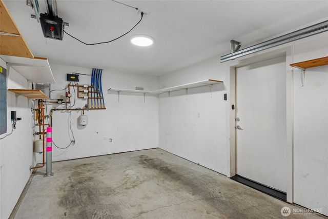 9423 Roosevelt Way NE, Seattle, WA 98115