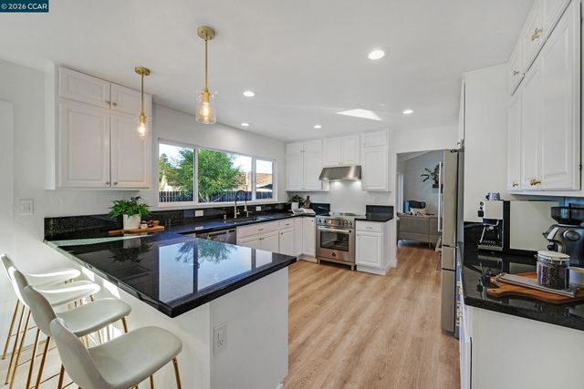 207 Normandy Ln, Walnut Creek, CA 94598