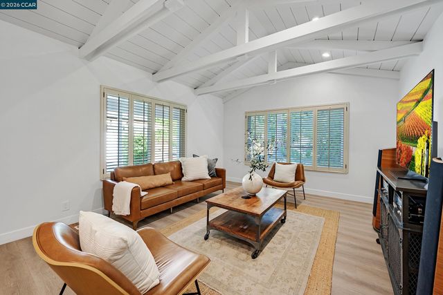 207 Normandy Ln, Walnut Creek, CA 94598