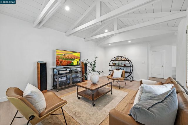 207 Normandy Ln, Walnut Creek, CA 94598