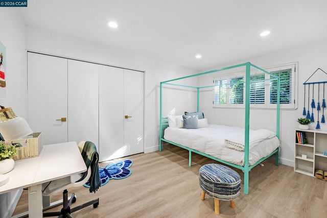 207 Normandy Ln, Walnut Creek, CA 94598