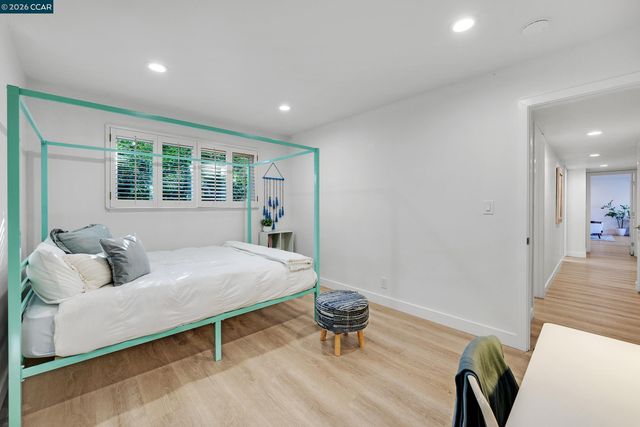 207 Normandy Ln, Walnut Creek, CA 94598