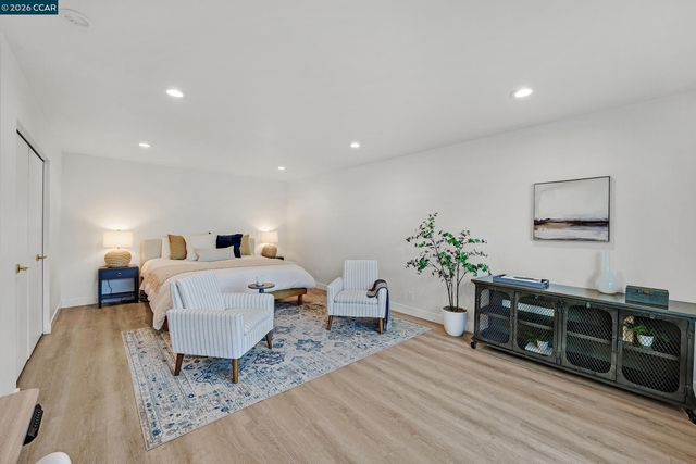 207 Normandy Ln, Walnut Creek, CA 94598