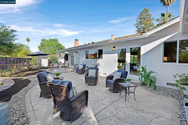 207 Normandy Ln, Walnut Creek, CA 94598